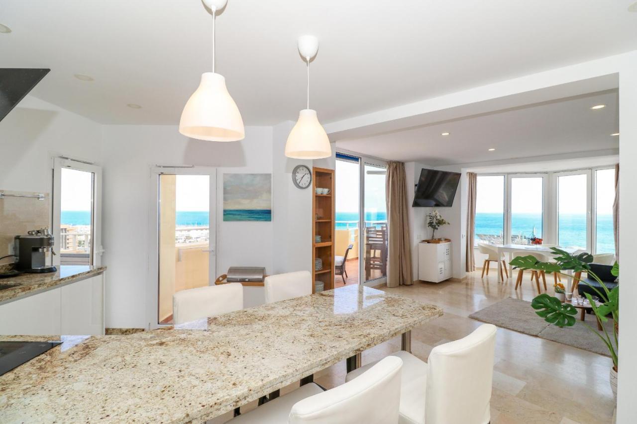 Penthouse With Panoramic Views - Puerto Marina Apartman Benalmádena Kültér fotó
