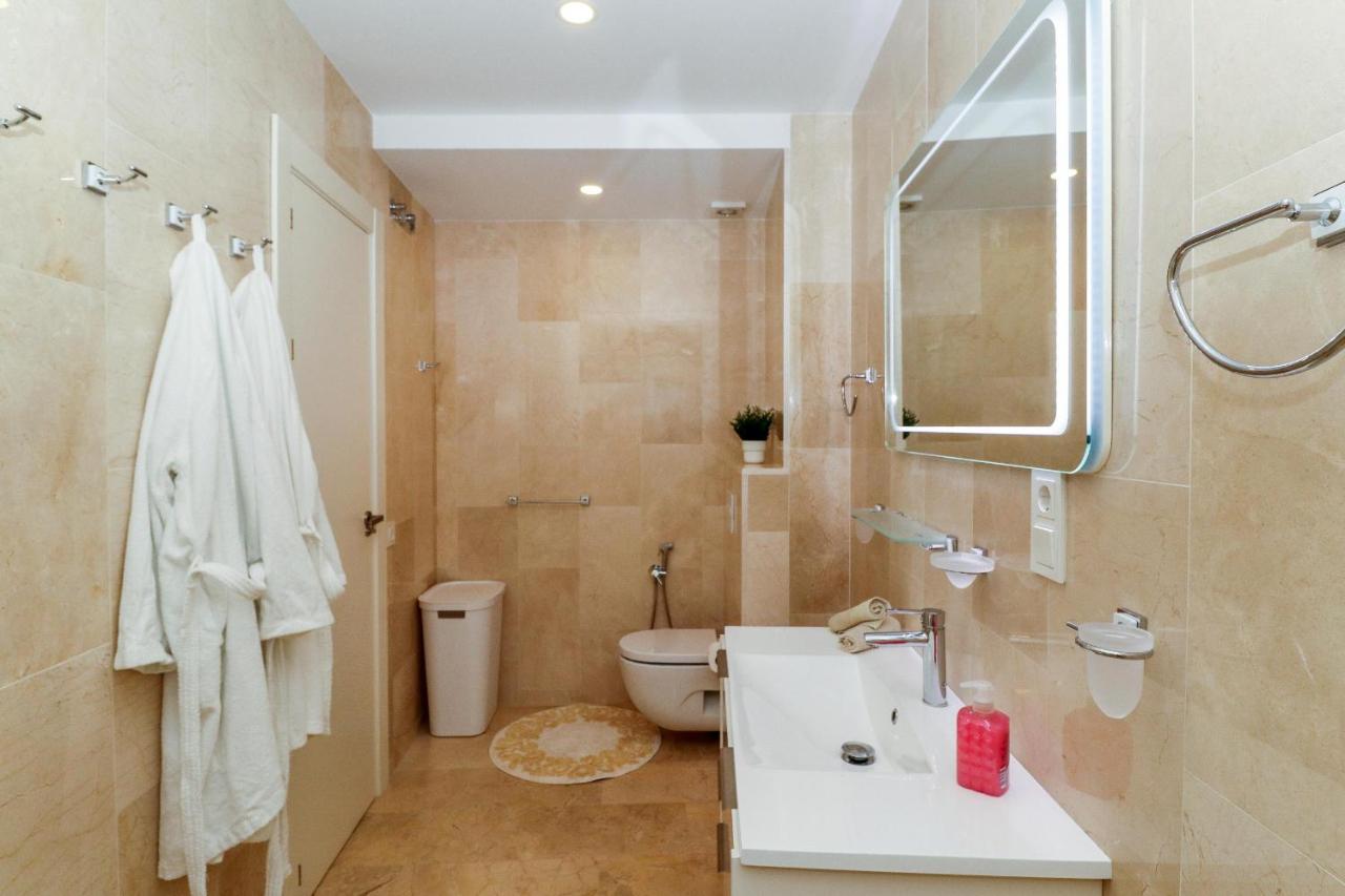 Penthouse With Panoramic Views - Puerto Marina Apartman Benalmádena Kültér fotó